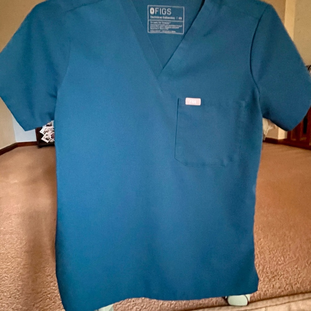Figs women’s Catarina one-pocket scrub top size XS in teal